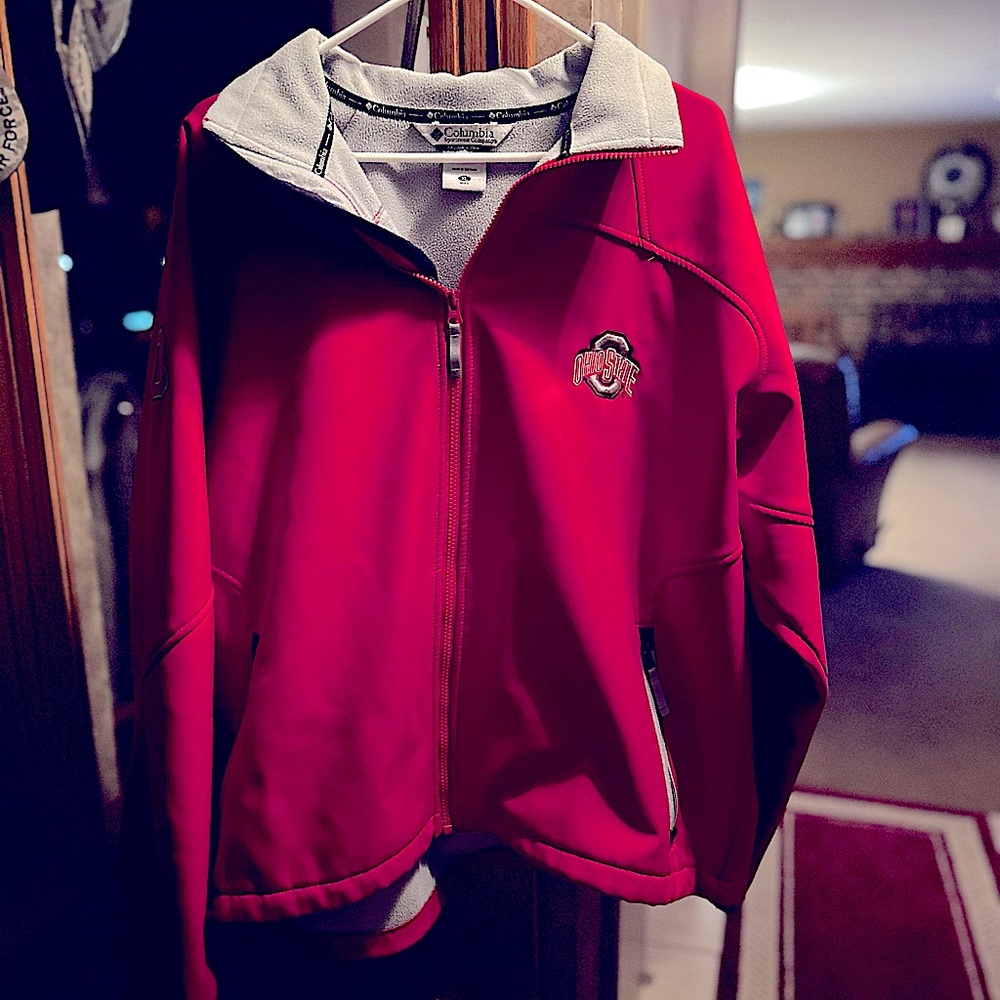 Selling a Columbia Men’s Ohio State jacket size XL.